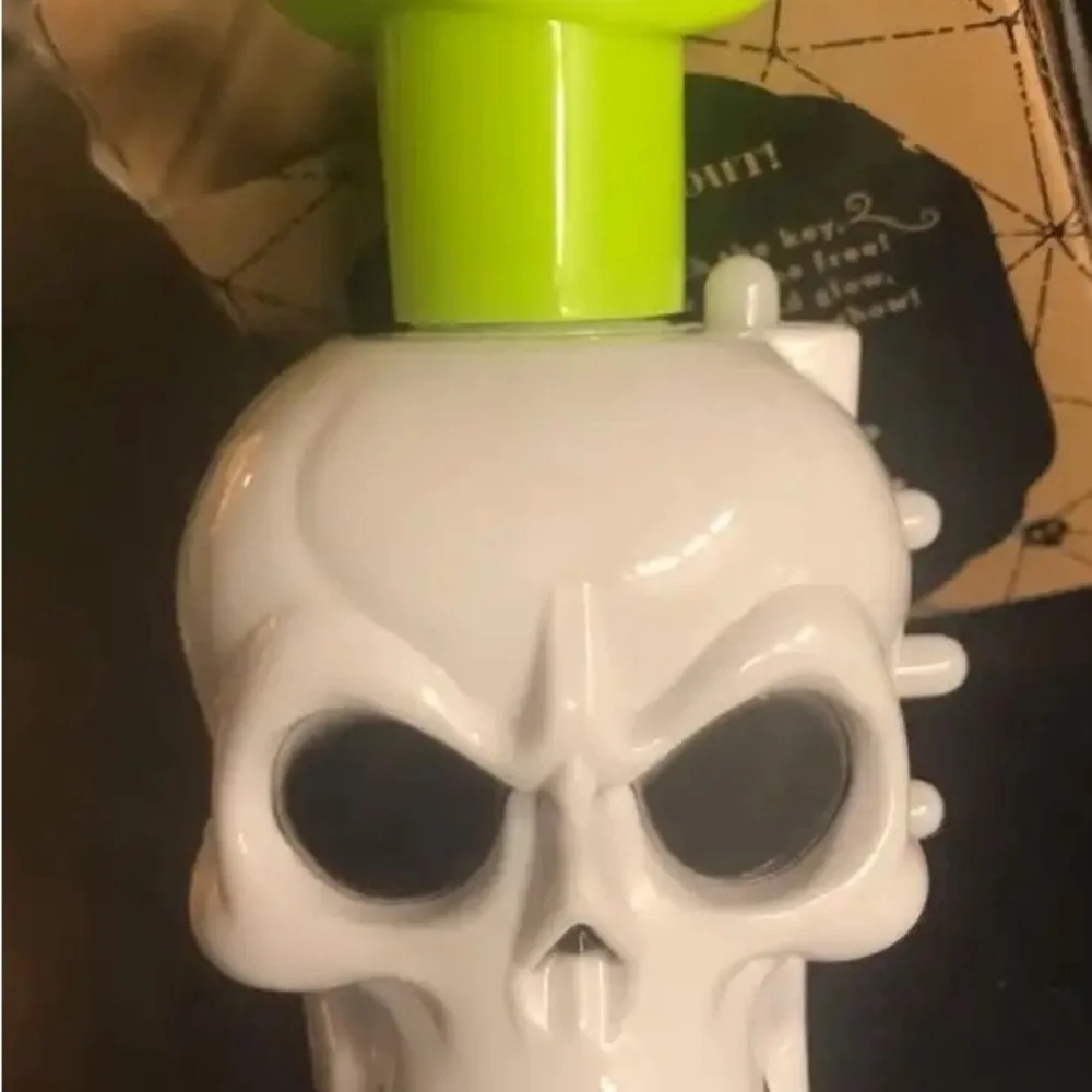 Cupcakes & Cartwheels Halloween Fright-Light Spinning Top - Skulls & Pumpkins